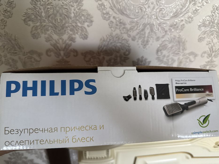 Фен-щетка Philips