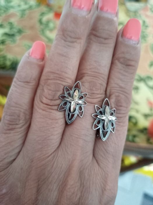 Продам серебряные серьги  925 проба