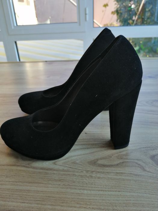 Обувки на ток, естествен велур