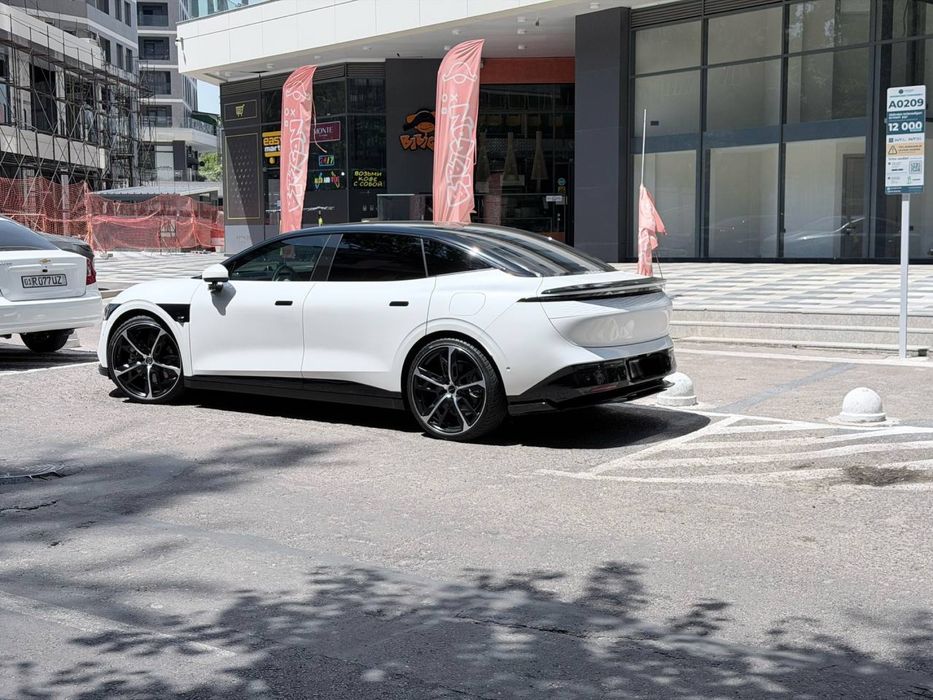 В наличии Zeekr 007 ( Dual Motor, 100Kwt, Stargate,)