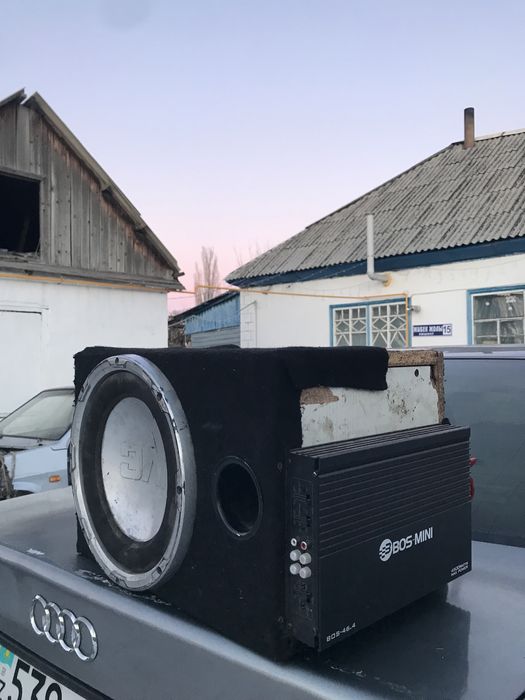 Продам саб самодельный босс мини усилок долбит хорошо!