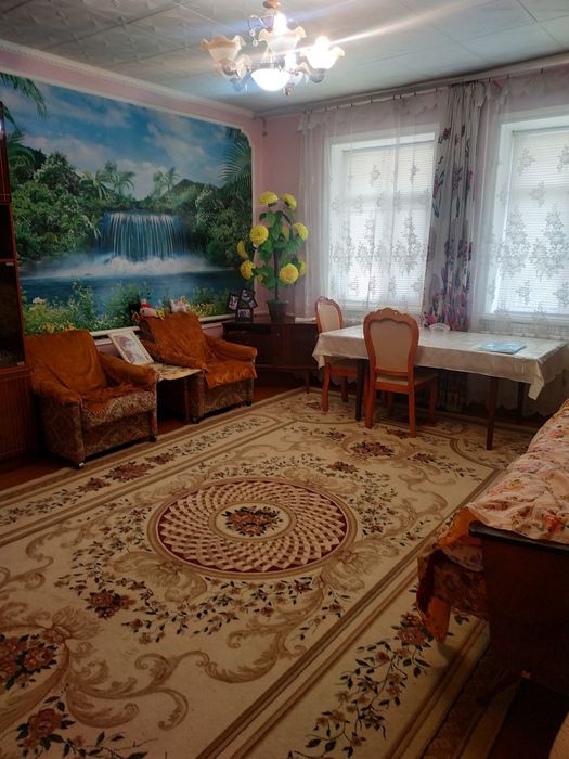 Продаётся дом на интернате на против 16 этажный дома