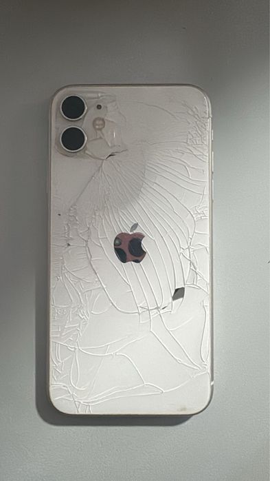 iPhone 11 128gb 72% емкость