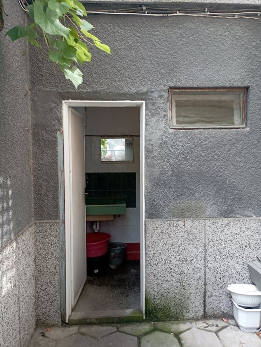 Дава се под наем  в Пловдив, Сточна гара - 13 кв.м за 102 € - Снимка #3