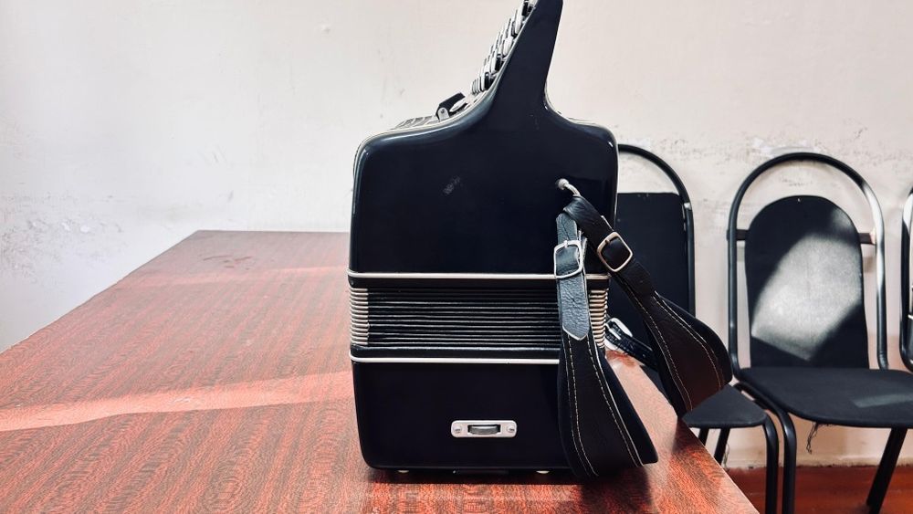 продаю готово выборный баян пятирядный