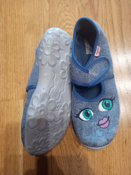 Пантофи за момиче 34н