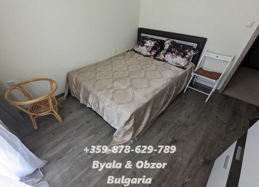 Обзаведен двустаен апартамент със собствен двор-градина в гр.Бяла