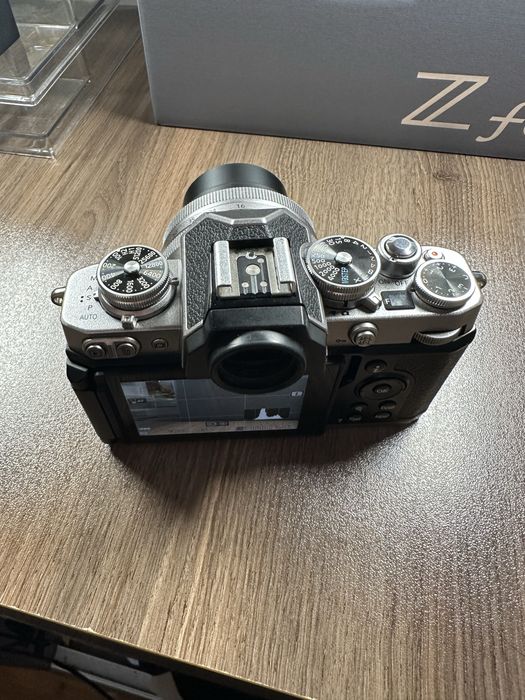Nikon Z fc + 16-50mm + 7Artisans 35mm F1.4 + Godox – като нов