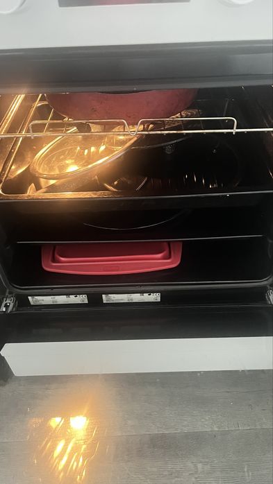 Продам газовую плиту Beco