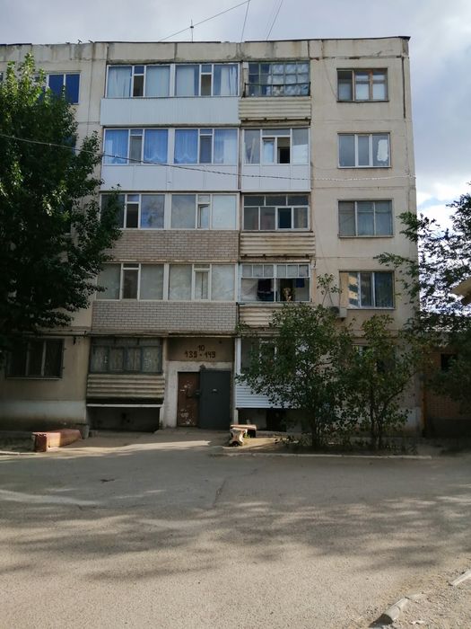 Сдам 2 х кв. 8 м-н девушкам или семейным