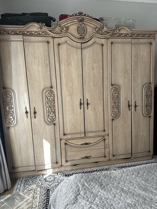 Спальни гарнитур сотилади