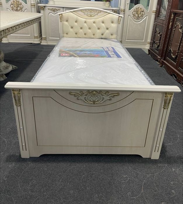 Крават  100% МДФ  с матрасом