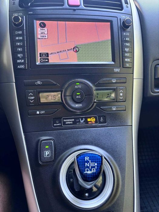TOYOTA Auris 1,8 hybrid