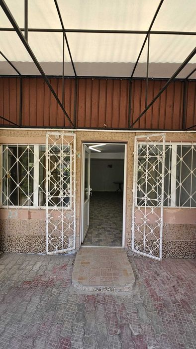 Casa de vanzare, locatie foarte buna pentru magazin