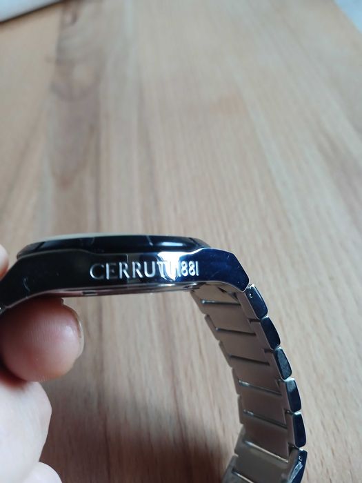 Часовници Cerruti,Breil