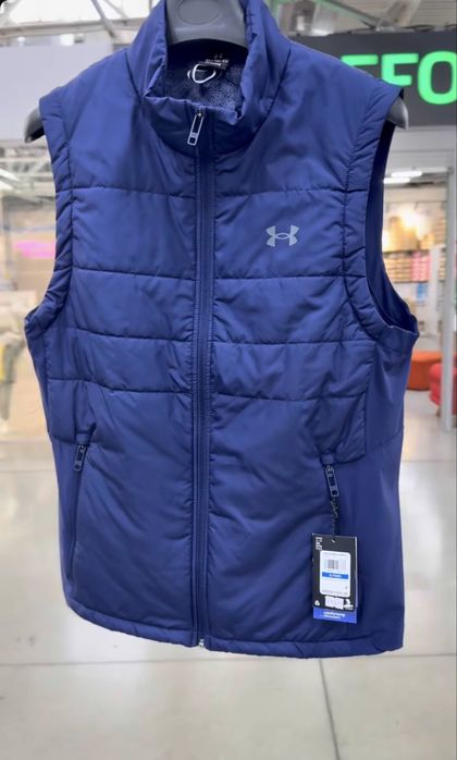 Продам безрукавку Under armour