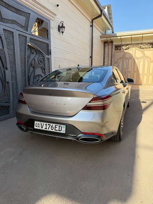 Genesis G70.