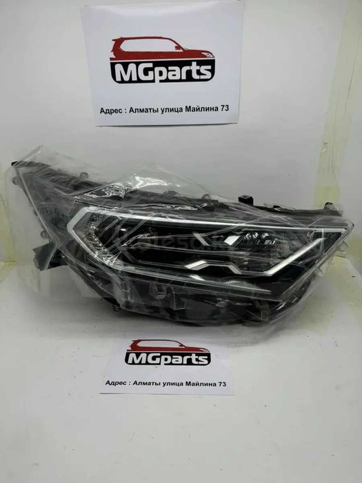 Фара б/у оригинал правая и левая Toyota RAV-4 20-22г