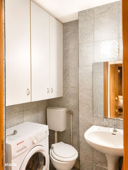 Apartament 3 camere decomandat, 65 mp, garaj, 2 băi, Plopilor