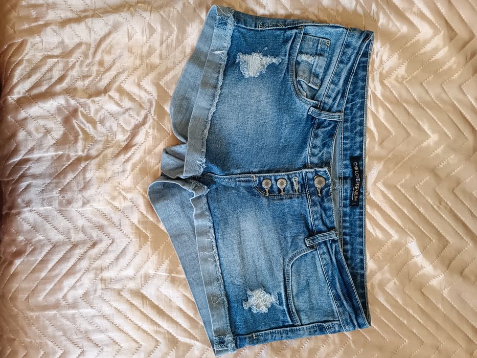 Разпродажба на къси панталони