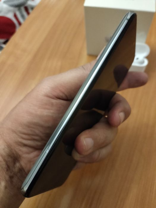 Samsung S20.науш