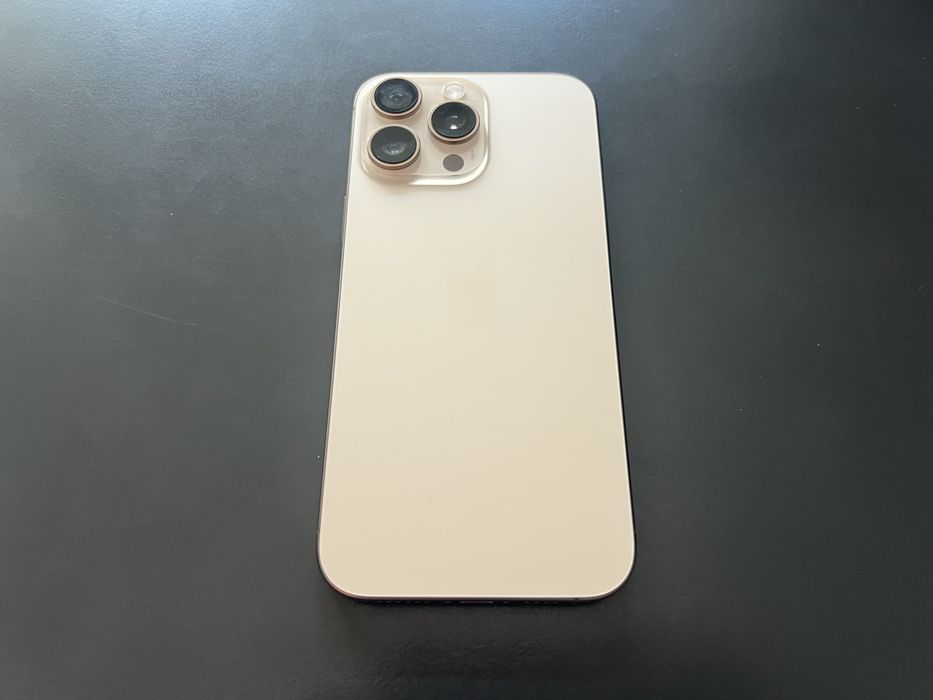 Продавам Apple iPhone 16 Pro Max 256GB