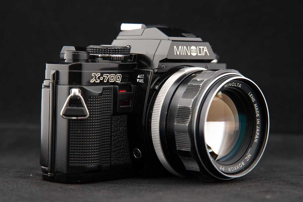 Aparat film Minolta X700 cu obiectiv Minolta 58mm 1.4