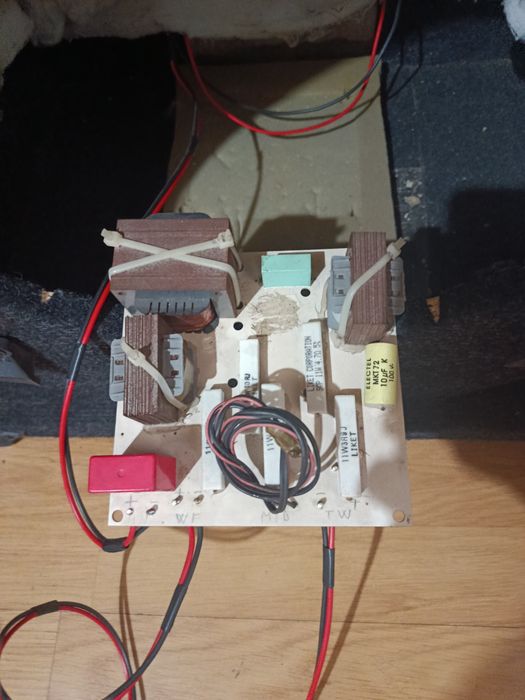 Vând filtre pe 3 cai RCF