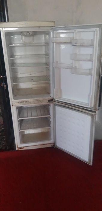 Холодильник LG сатылады.