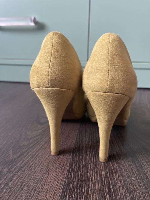 Вечерние бархатные туфли