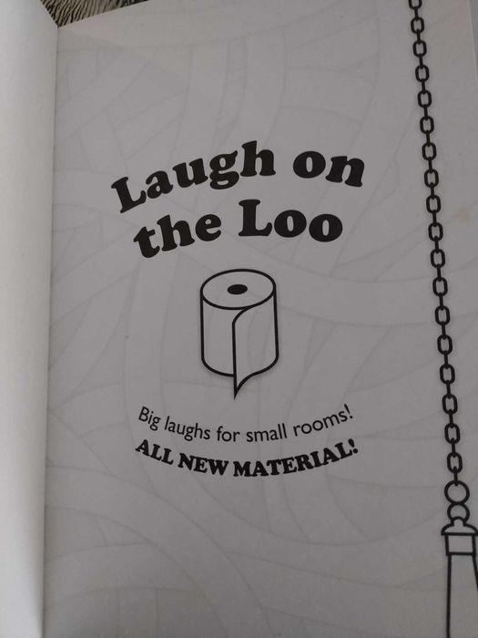 Забавно четиво на английски език Смях в тоалетната