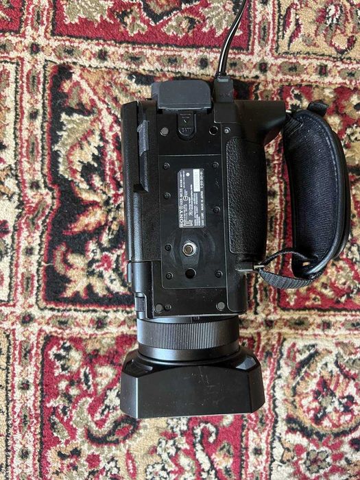 Sony video kamera sotiladi