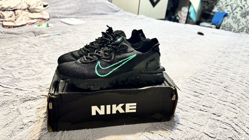 Продам Кроссовки  Nike