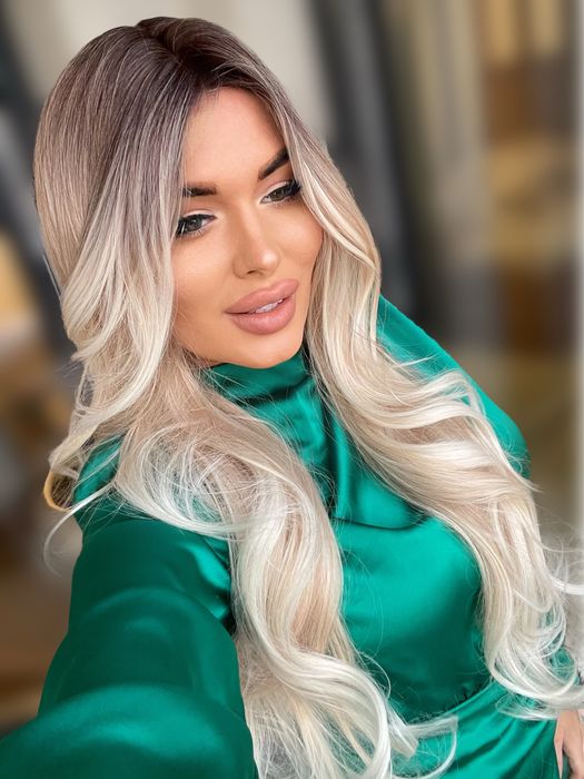Peruca blond deschis lunga , radacina inchisa ombre