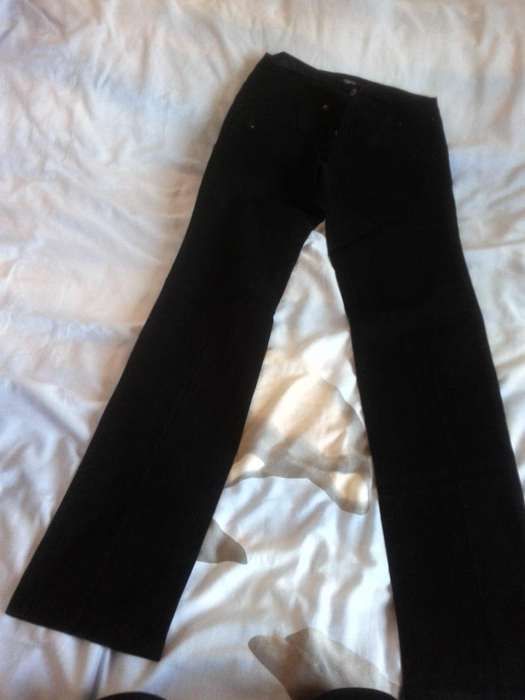 Pantaloni culoare negru intens Noi
