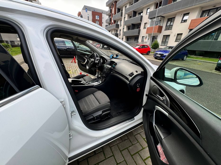 OPEL INSIGNIA sports tourer