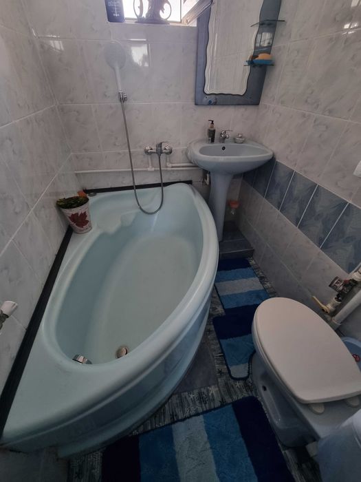 Apartament 2 camere zona 23 august etaj 2/4 36mp
