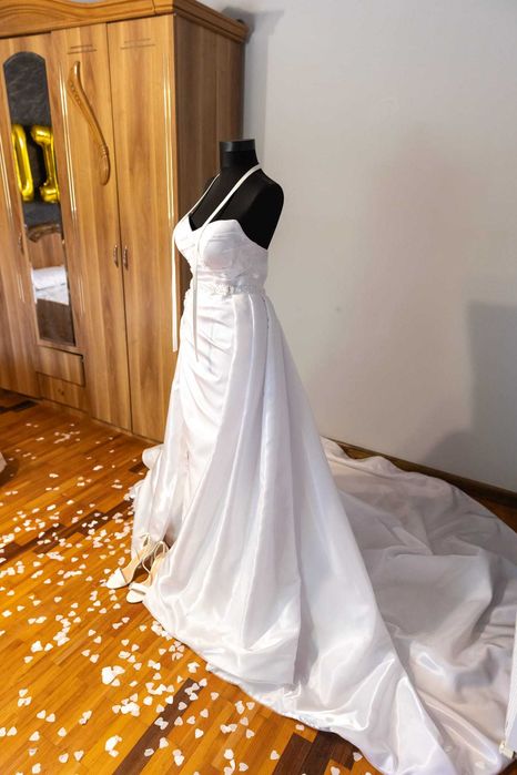 Vand rochie de mireasa o  singura purtare