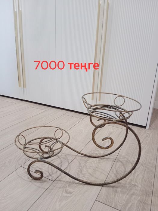 Продам подставку для цветов