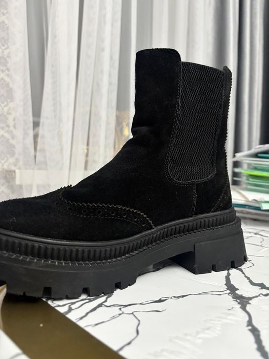 Продаю обувь женская челси