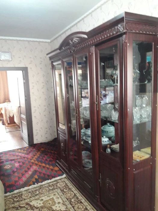 Сервант Горка в хорошем состоянии