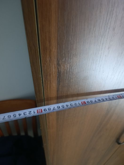 Шкаф и стол почти новый