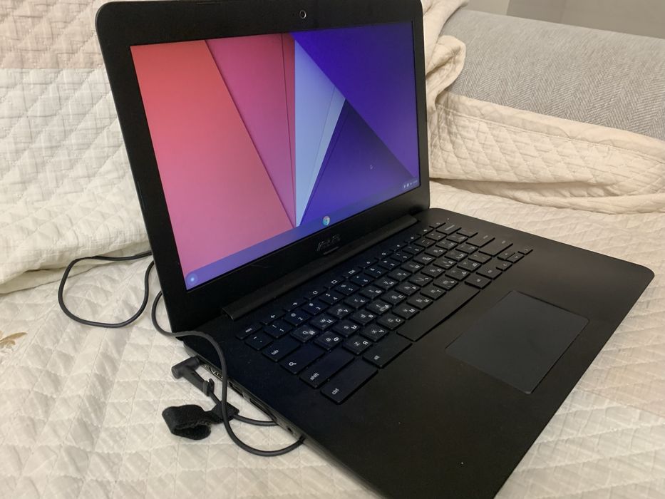 Продаю ноутбук ASUS C300S