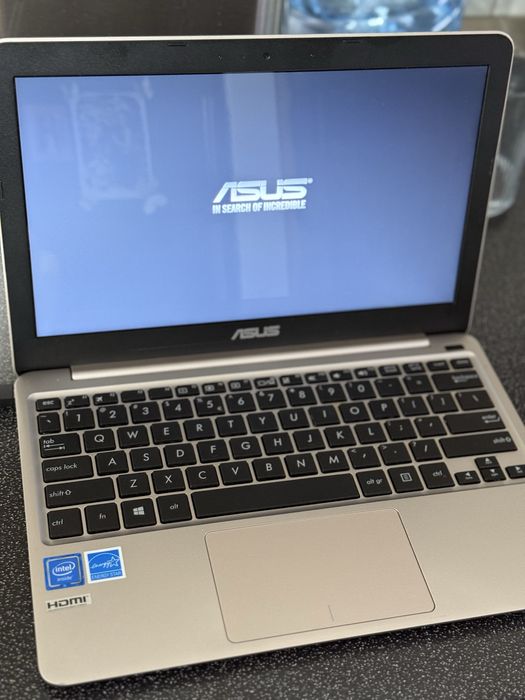 Vand Laptop Asus