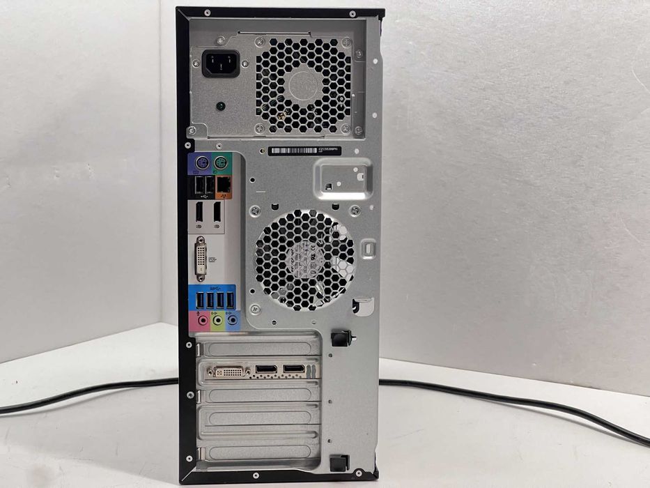 HP Z240 Workstation E3-1240 v5 16GB 260GB K2200 4GB/>Отлично състояние