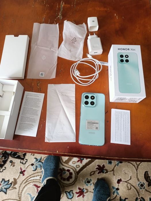 Продам телефон хонор