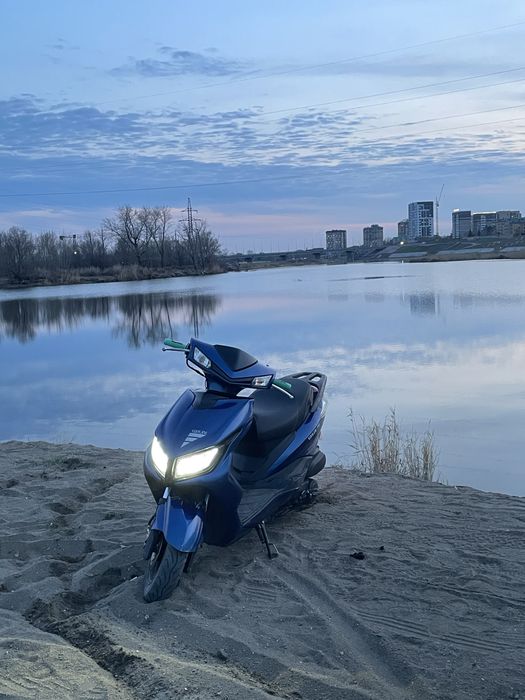 продам скутер м8 про