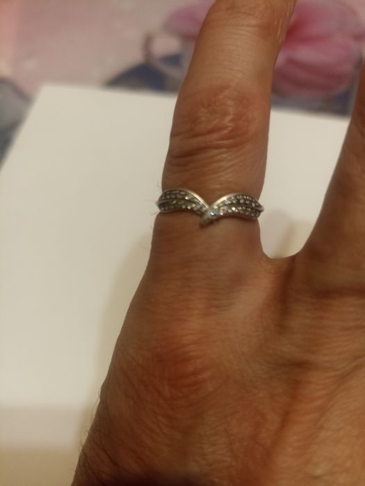 Продам кольцо серебряное Пандора
