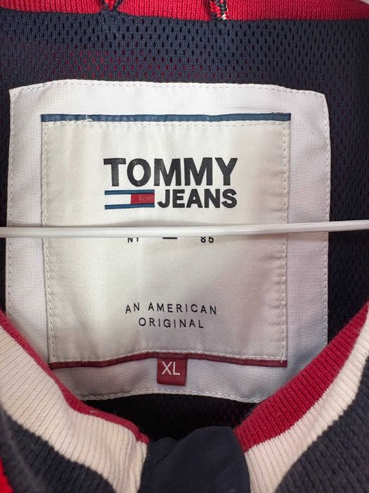 Tommy Jeans преходно яке