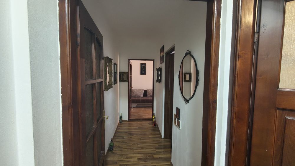 Închiriez apartament